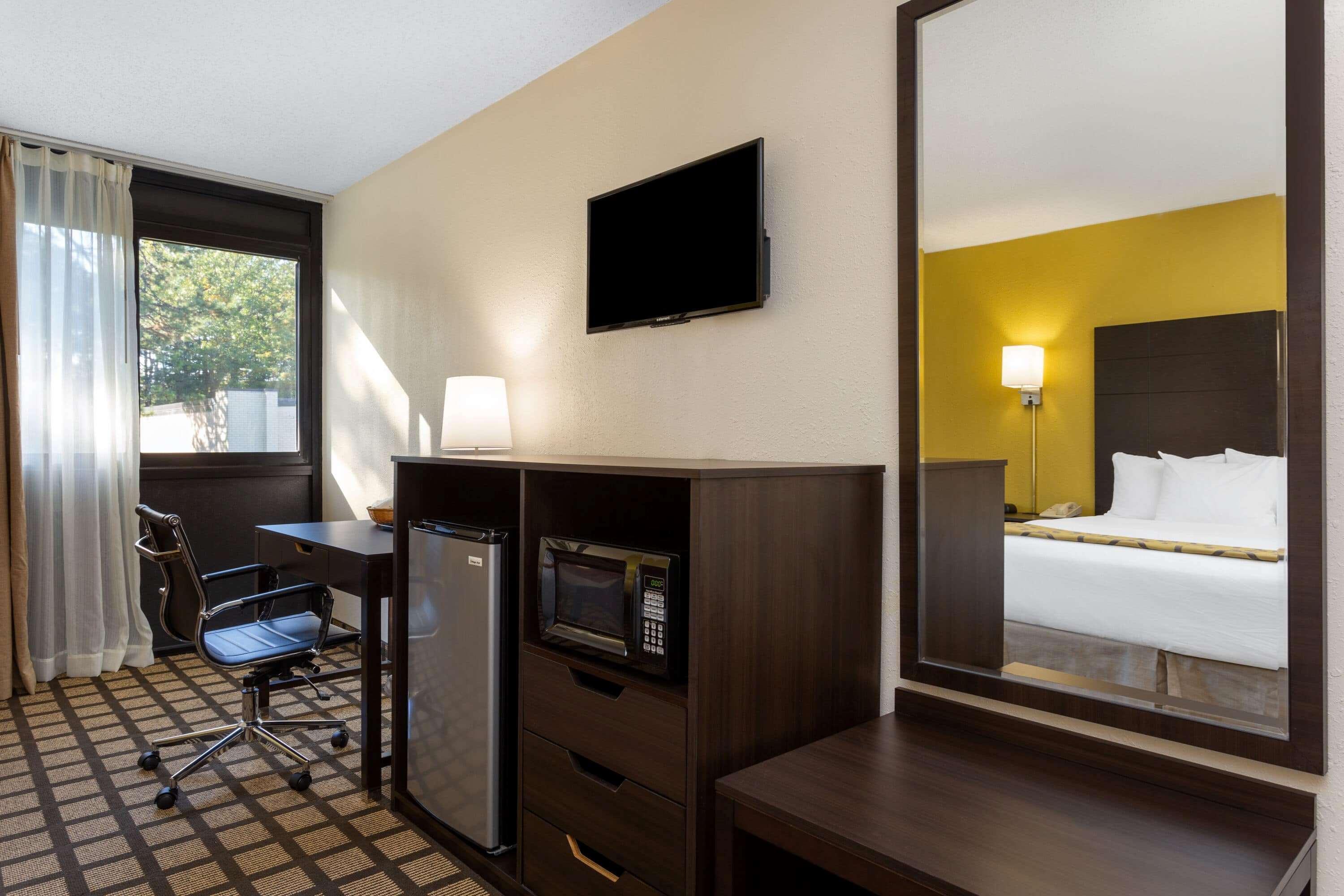 Baymont By Wyndham Queensbury/Lake George Buitenkant foto
