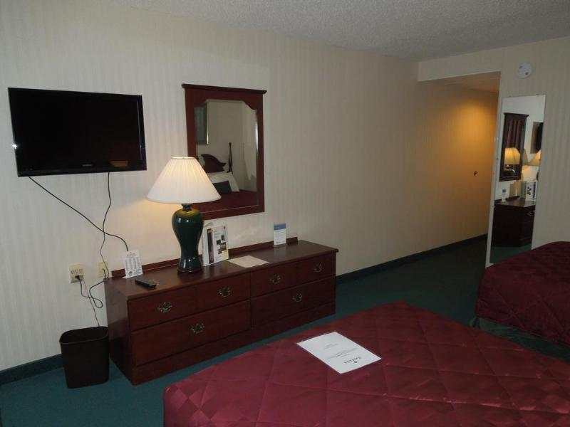 Baymont By Wyndham Queensbury/Lake George Buitenkant foto
